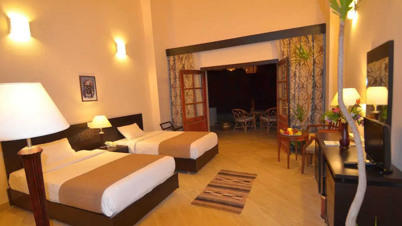 الفندق روحانو بيتش ريزورت - القصير